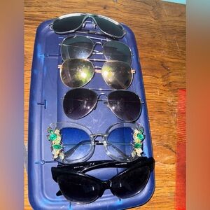 Elegant Black and Gold Sunglasses (LOT)